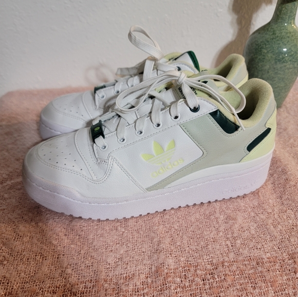 Adidas Green Shoes - Picture 3 of 8